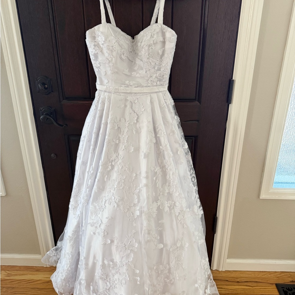 Elegant White Wedding Dress
